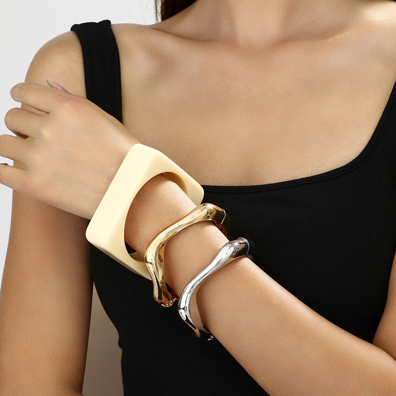 Bracelet Creative Retro Metal Glossy Surface Bracelet