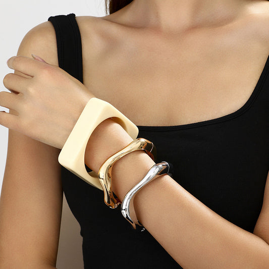 Bracelet Creative Retro Metal Glossy Surface Bracelet
