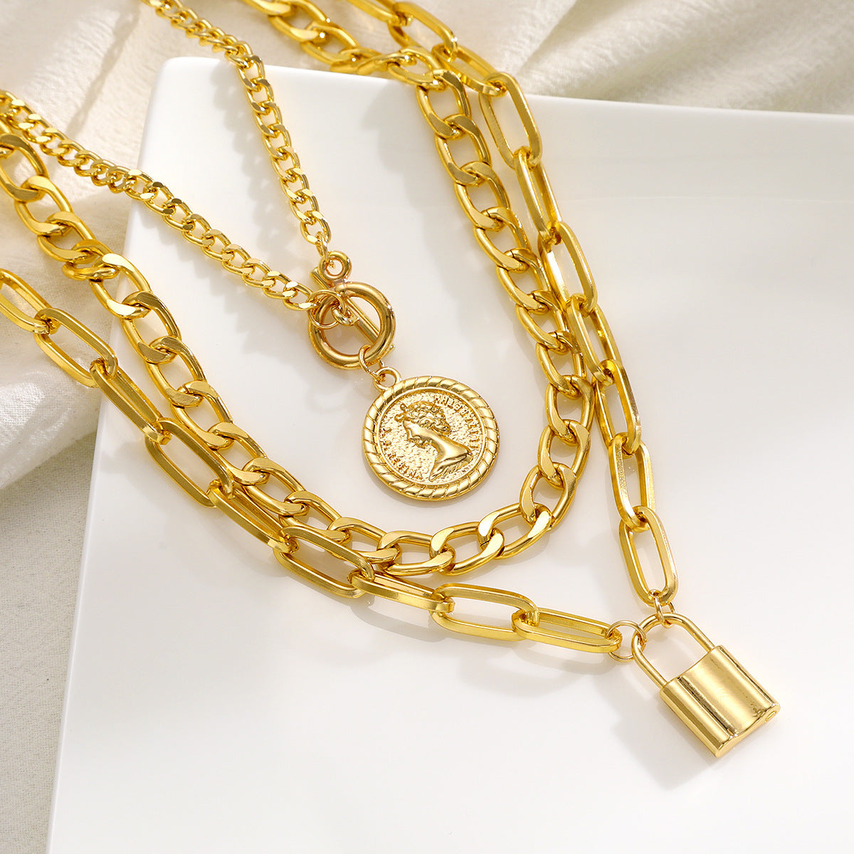 Women's Light Luxury Temperament Necklace Set